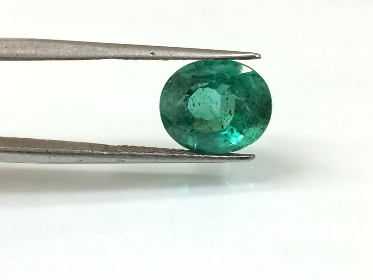 4.6 Carats Emerald ( 5.11 Ratti Panna ) 1