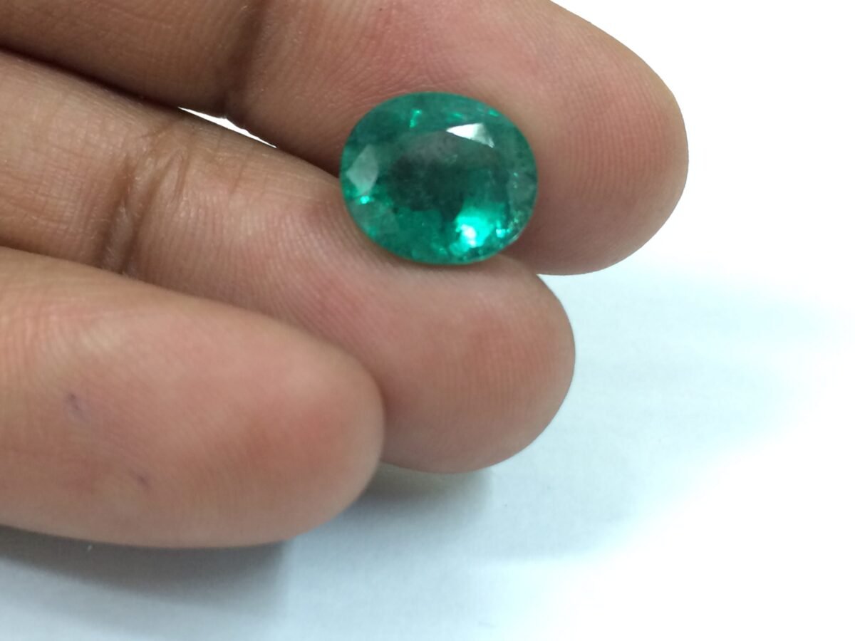 4.6 Carats Emerald ( 5.11 Ratti Panna ) 2