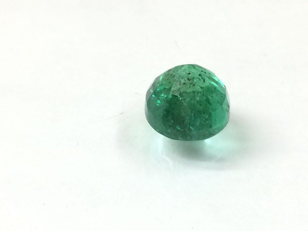 4.6 Carats Emerald ( 5.11 Ratti Panna ) 4