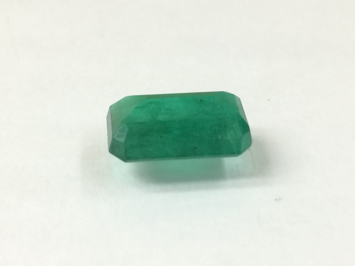 5.24 Carats Emerald ( 5.82 Ratti Panna ) 1