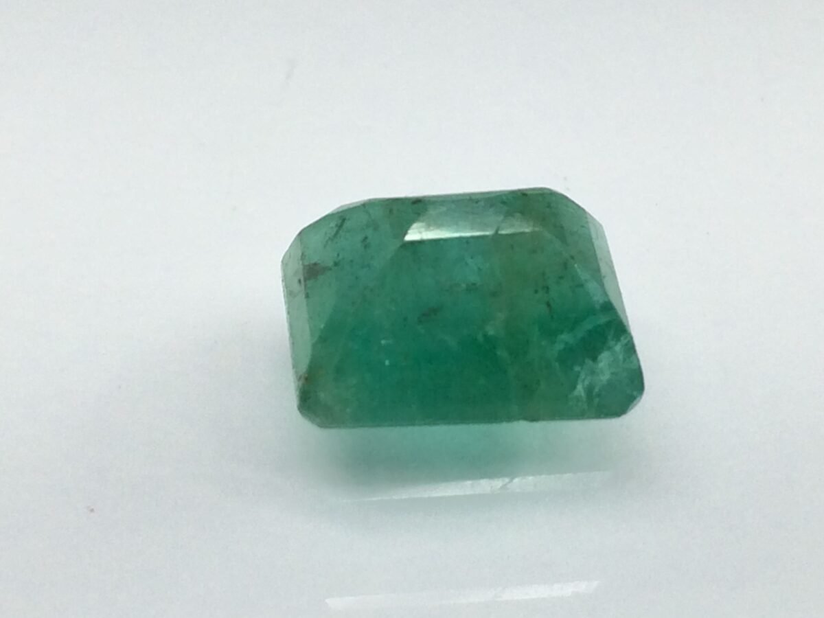 4.74 Carats Emerald ( 5.27 Ratti Panna ) 4