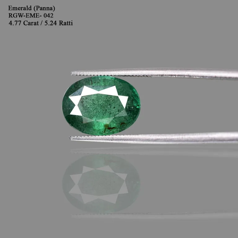 4.77 Carats Emerald ( 5.24 Ratti Panna ) 2