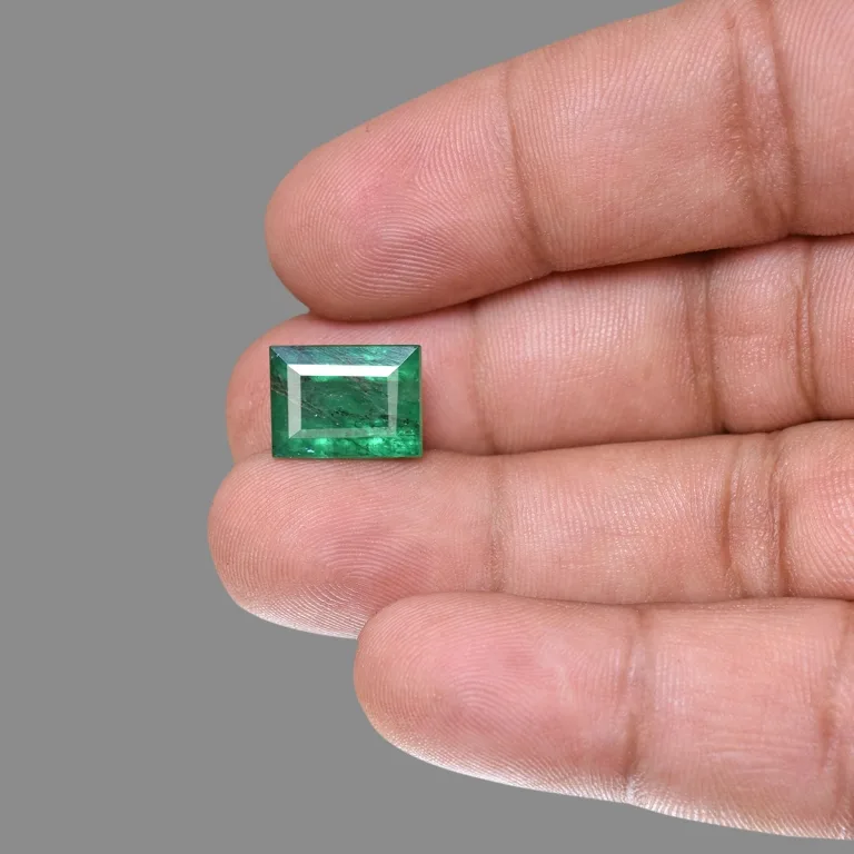 7.6 Carats Emerald ( 8.35 Ratti Panna ) 5