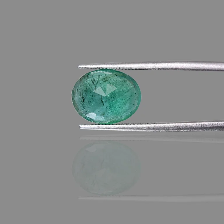 4.95 Carats Emerald ( 5.44 Ratti Panna ) 4