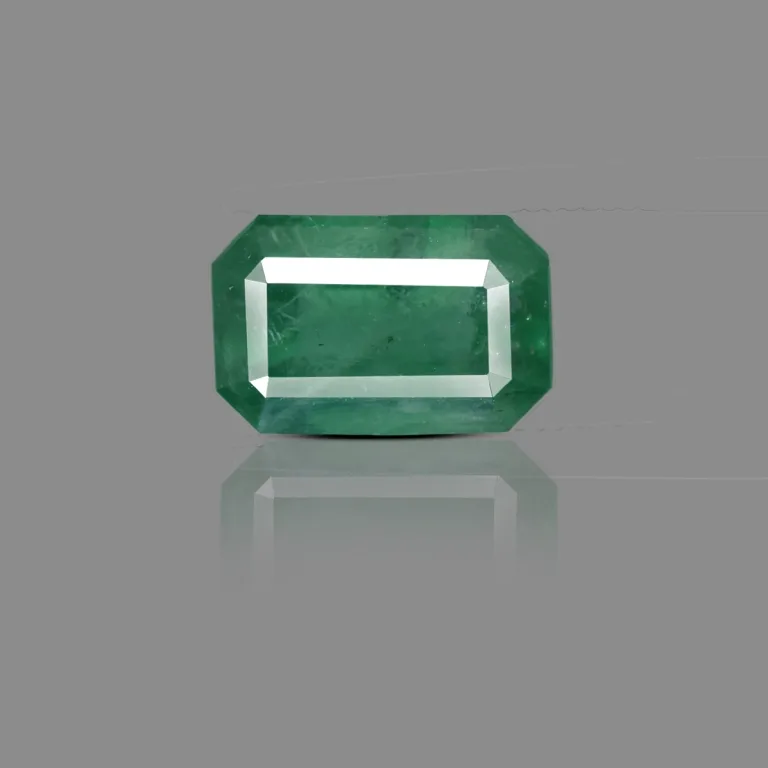 4.53 Carats Emerald ( 4.98 Ratti Panna ) 1