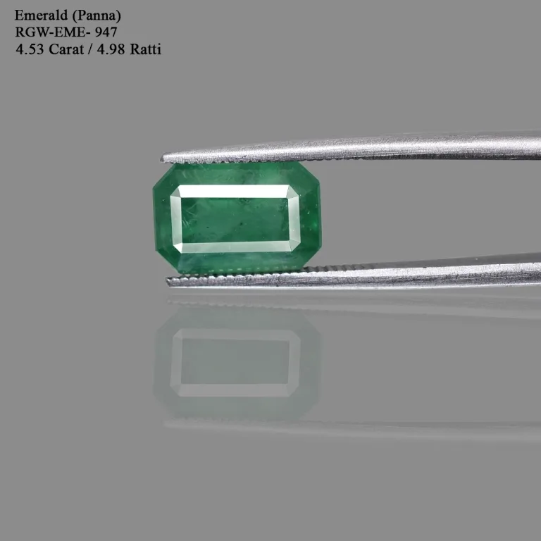 4.53 Carats Emerald ( 4.98 Ratti Panna ) 2