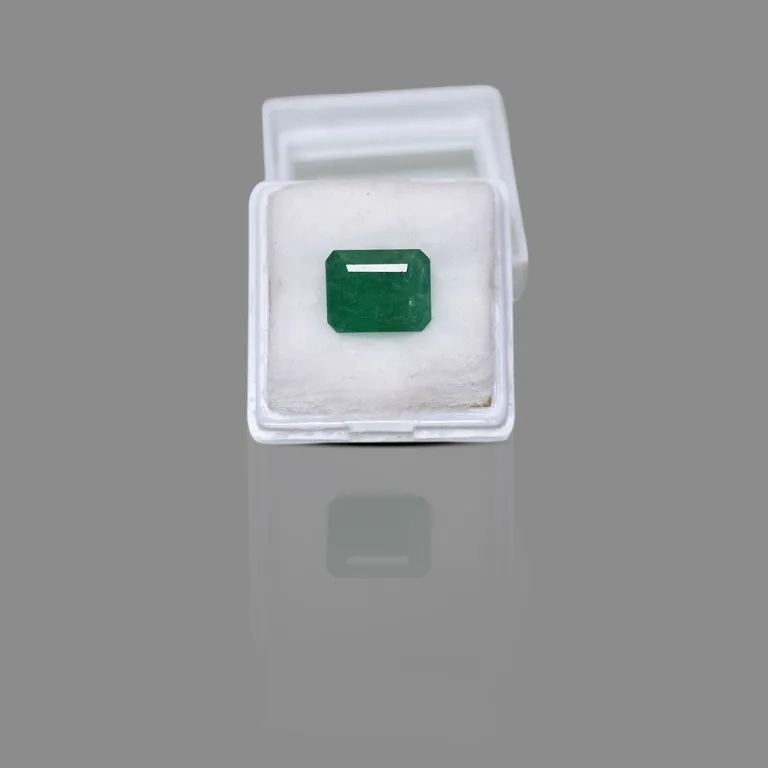 5.87 Carats Emerald ( 6.45 Ratti Panna ) 6