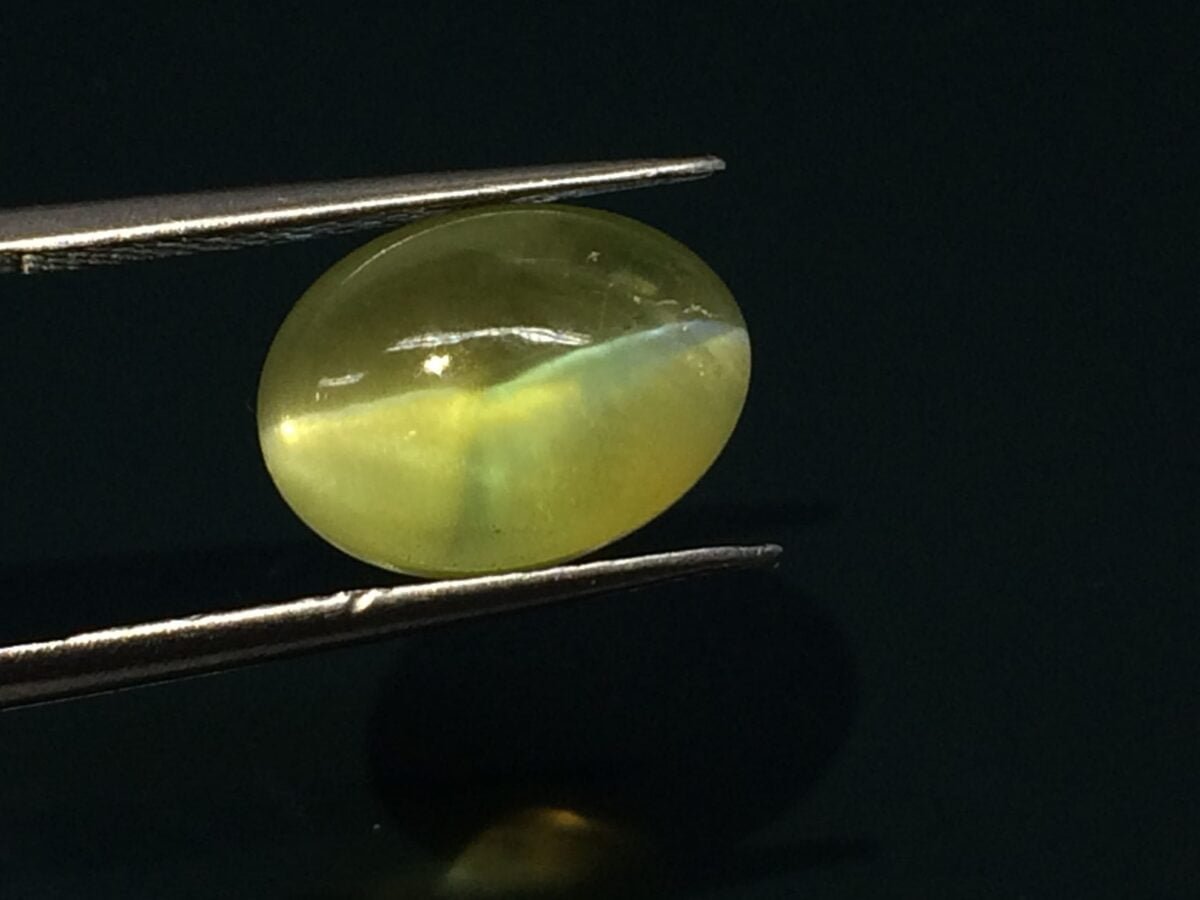 6.57 Carats Chrysoberyl Cat's Eye ( 7.3 Ratti Lehsuniya ) 3