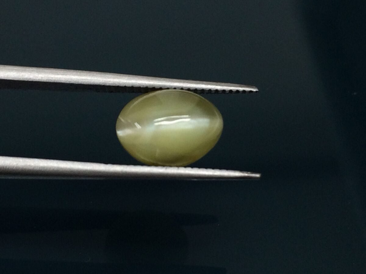 5.09 Carats Chrysoberyl Cat's Eye ( 5.65 Ratti Lehsuniya ) 3