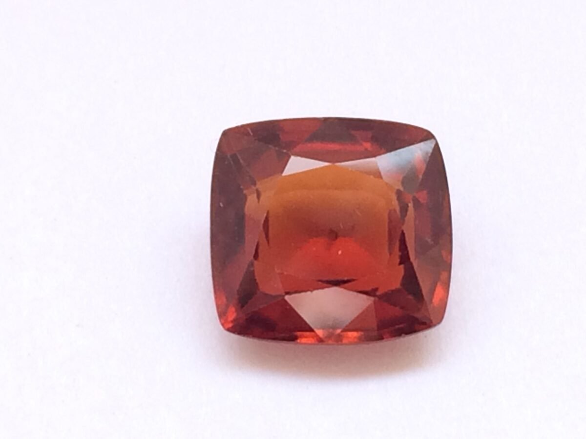 9.76 Carats Hessonite Garnet ( 10.84 Ratti Gomed ) 1