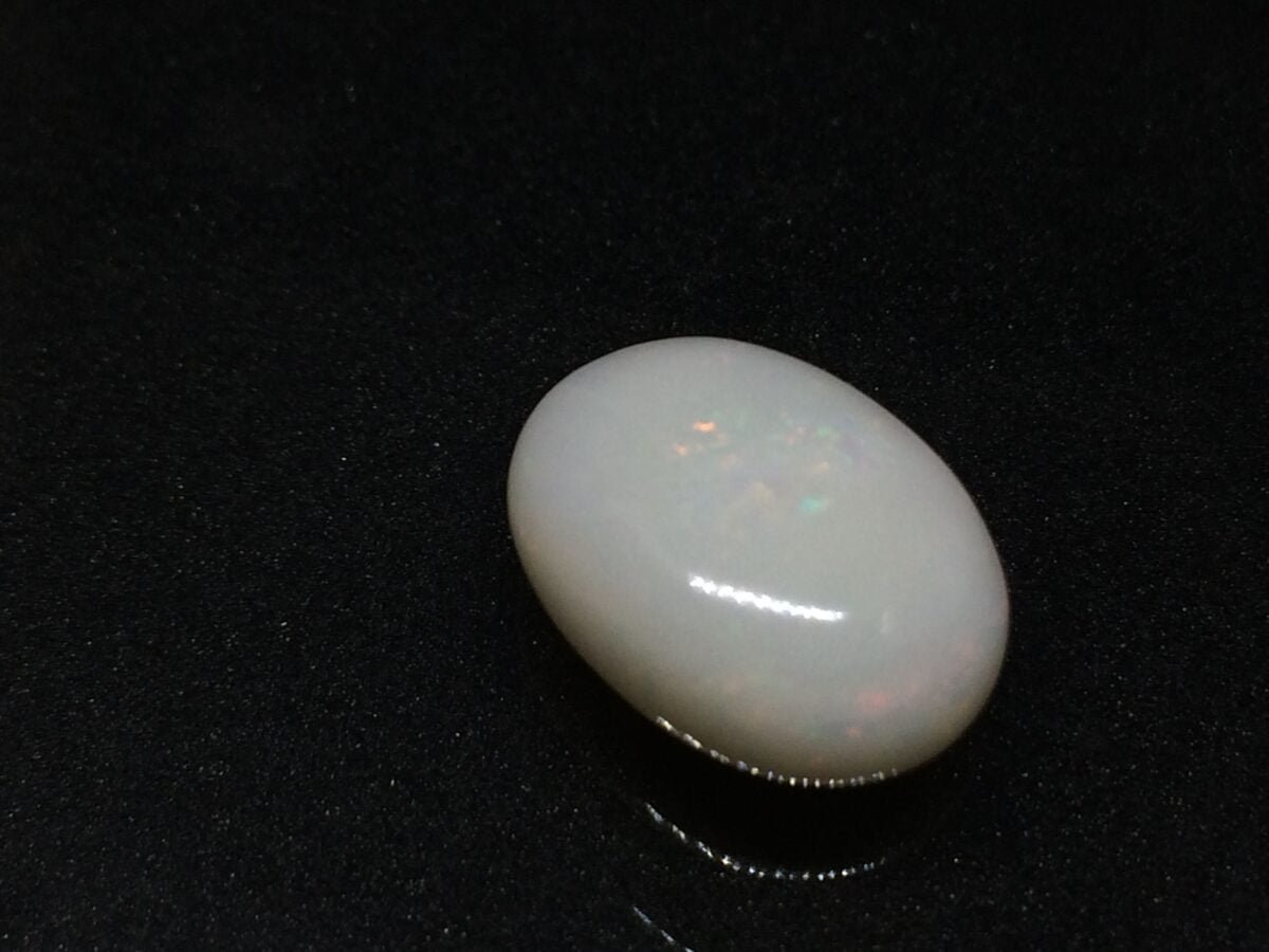 7.42 Carats Opal ( 8.24 Ratti Dudhiya Patthar ) 1