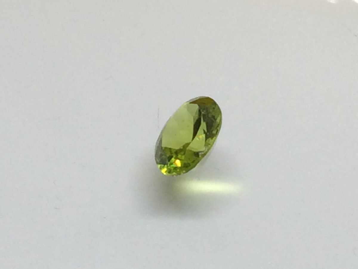 4.01 Carats Peridot ( 4.46 Ratti Peridot ) 3