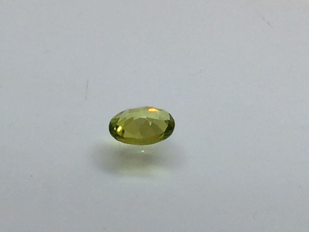 2.17 Carats Peridot ( 2.41 Ratti Peridot ) 4