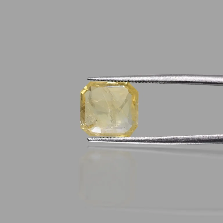 5.45 Carats Yellow Sapphire ( 6.06 Ratti Pukhraj ) 1