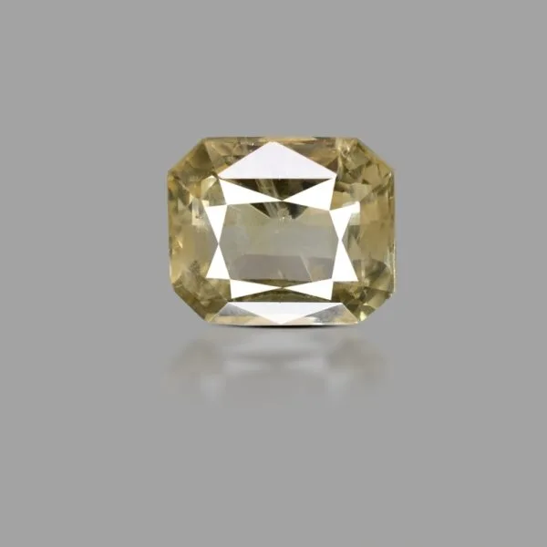 7.58 Carats Yellow Sapphire ( 8.42 Ratti Pukhraj )