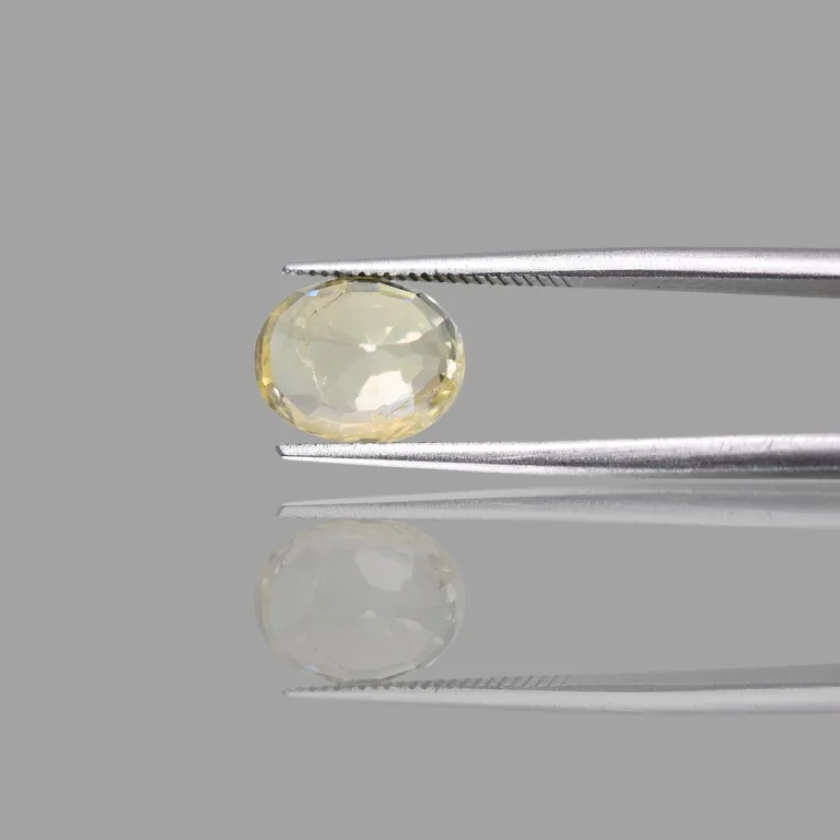 4.02 Carats Yellow Sapphire ( 4.47 Ratti Pukhraj ) 1