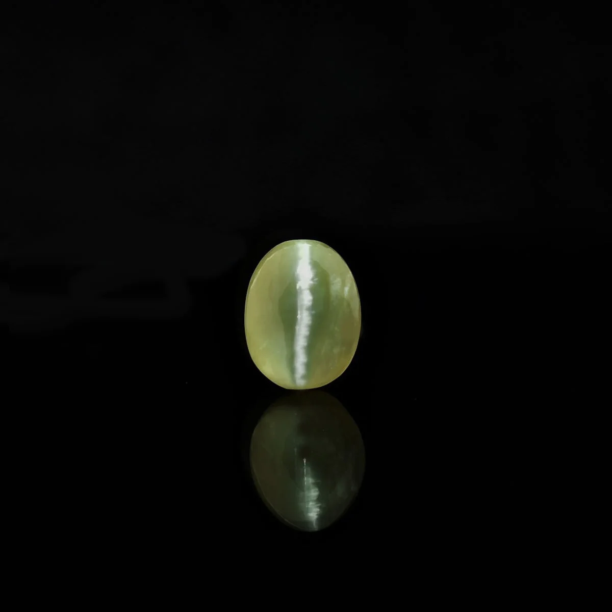 7 Carats Prehnite Cat's Eye ( 7.78 Ratti Lehsunia ) 1