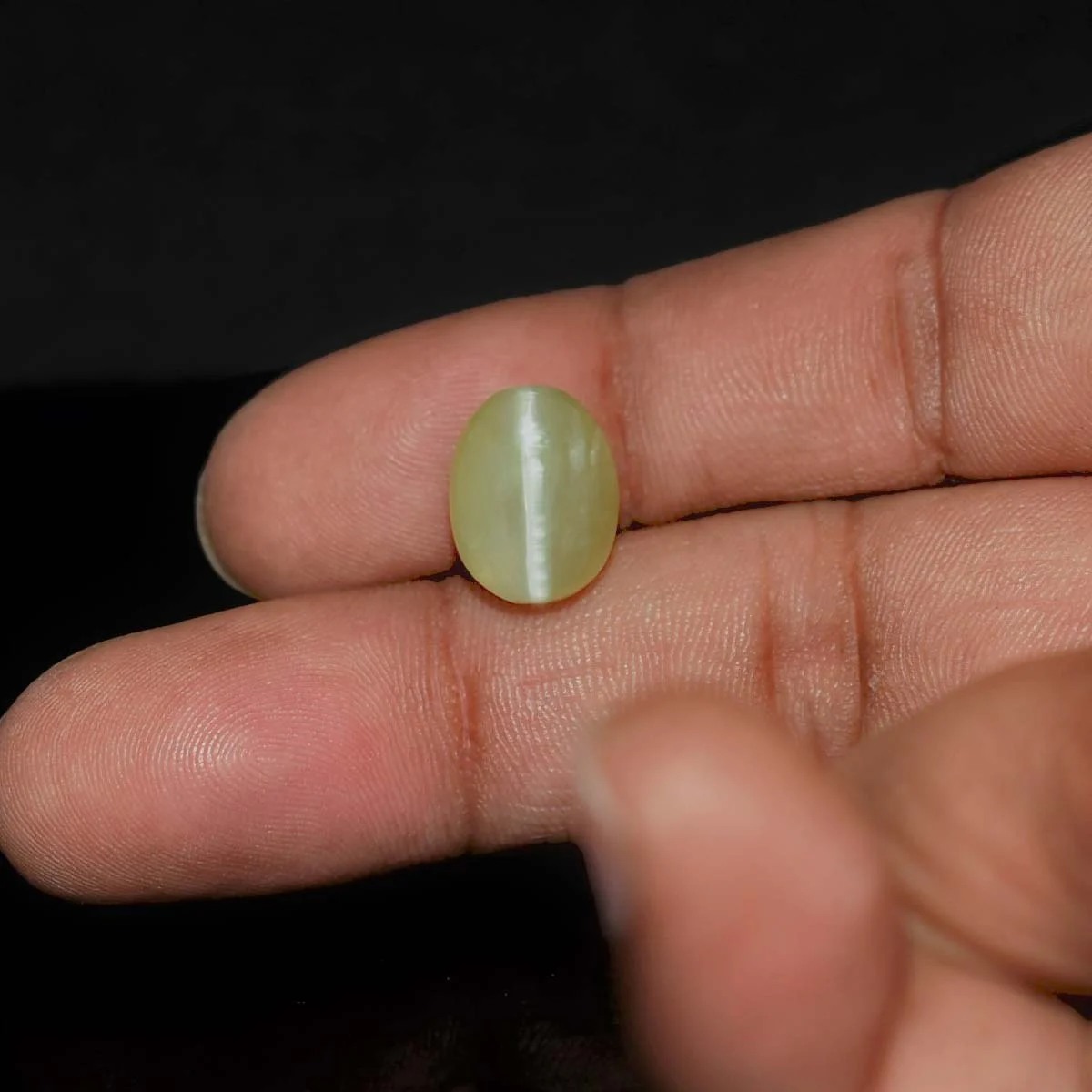 7 Carats Prehnite Cat's Eye ( 7.78 Ratti Lehsunia ) 4