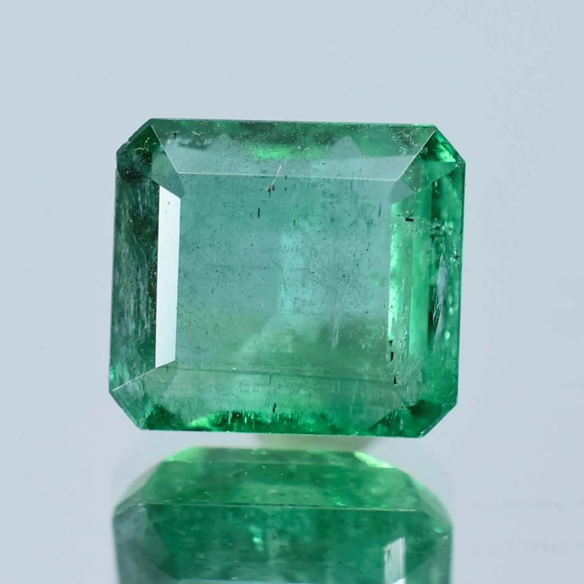 5.37 Carats Emerald ( 5.97 Ratti Panna ) 1