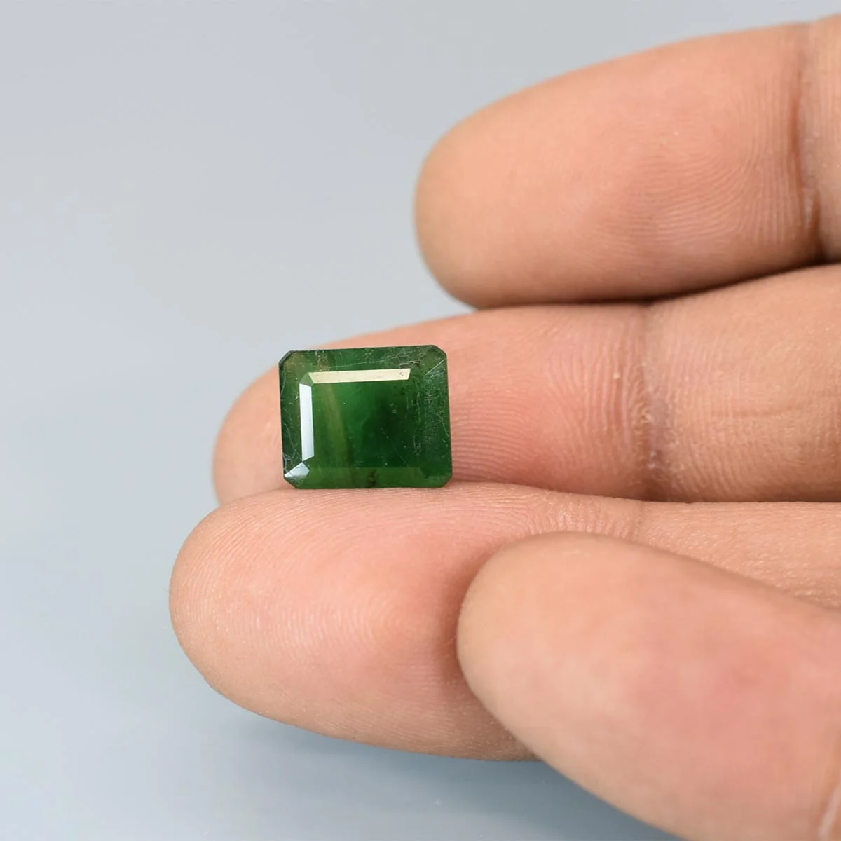 3.17 Carats Brazilian Emerald ( 3.52 Ratti Panna ) 4