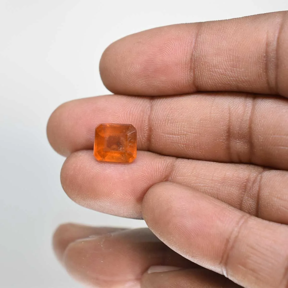 4.69 Carats Hessonite Garnet ( 5.21 Ratti Gomed ) 4