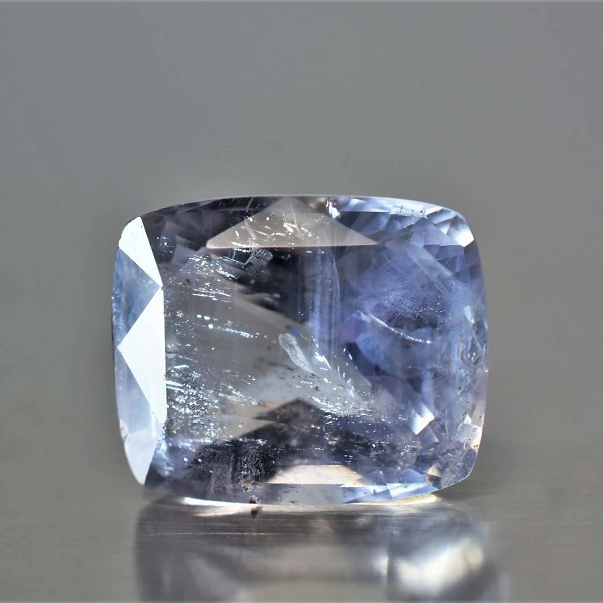 9.2 Carats Blue Saphhire ( 10.22 Ratti Neelam ) 1