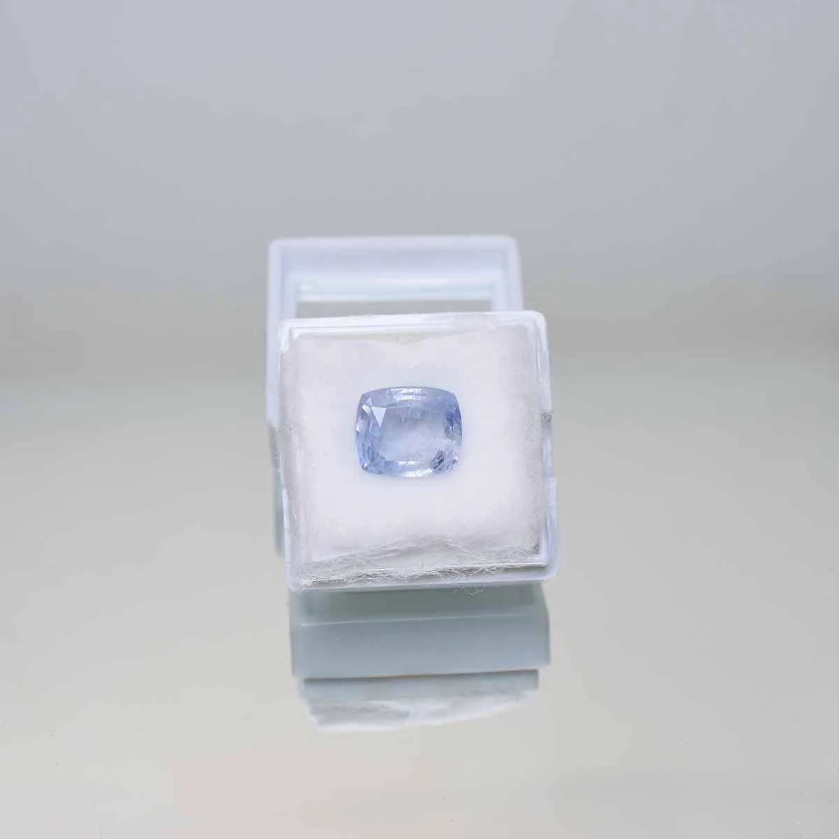 6.86 Carats Blue Sapphire ( 7.62 Ratti Neelam ) 4