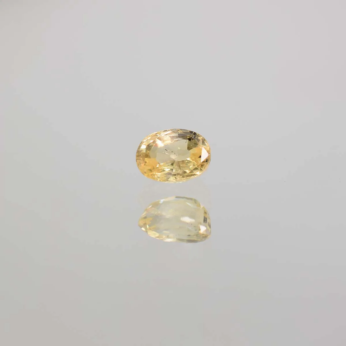 4.11 Carats Yellow Sapphire ( 4.57 Ratti Pukhraj )