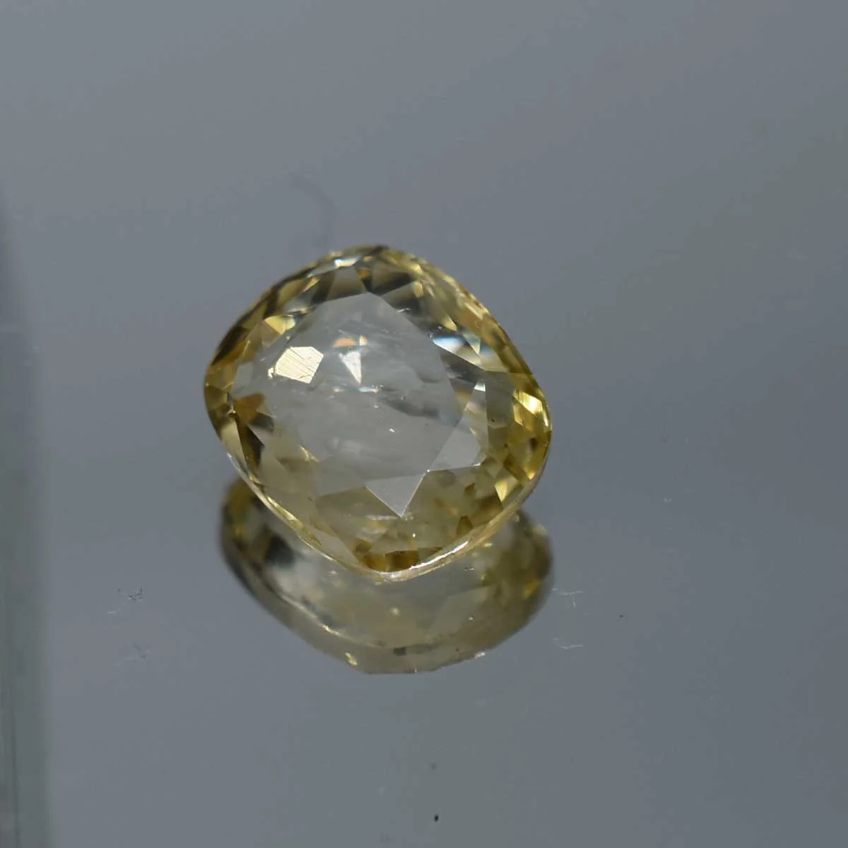 2.96 Carats Yellow Sapphire ( 3.28 Ratti Pukhraj ) 1