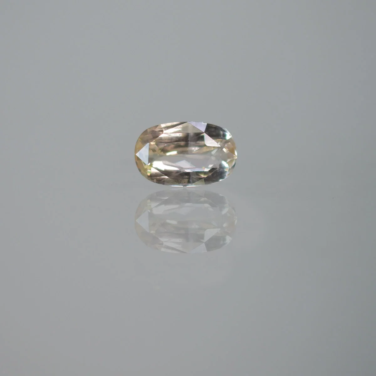 4 Carats Yellow Sapphire ( 4.44 Ratti Pukhraj ) 1