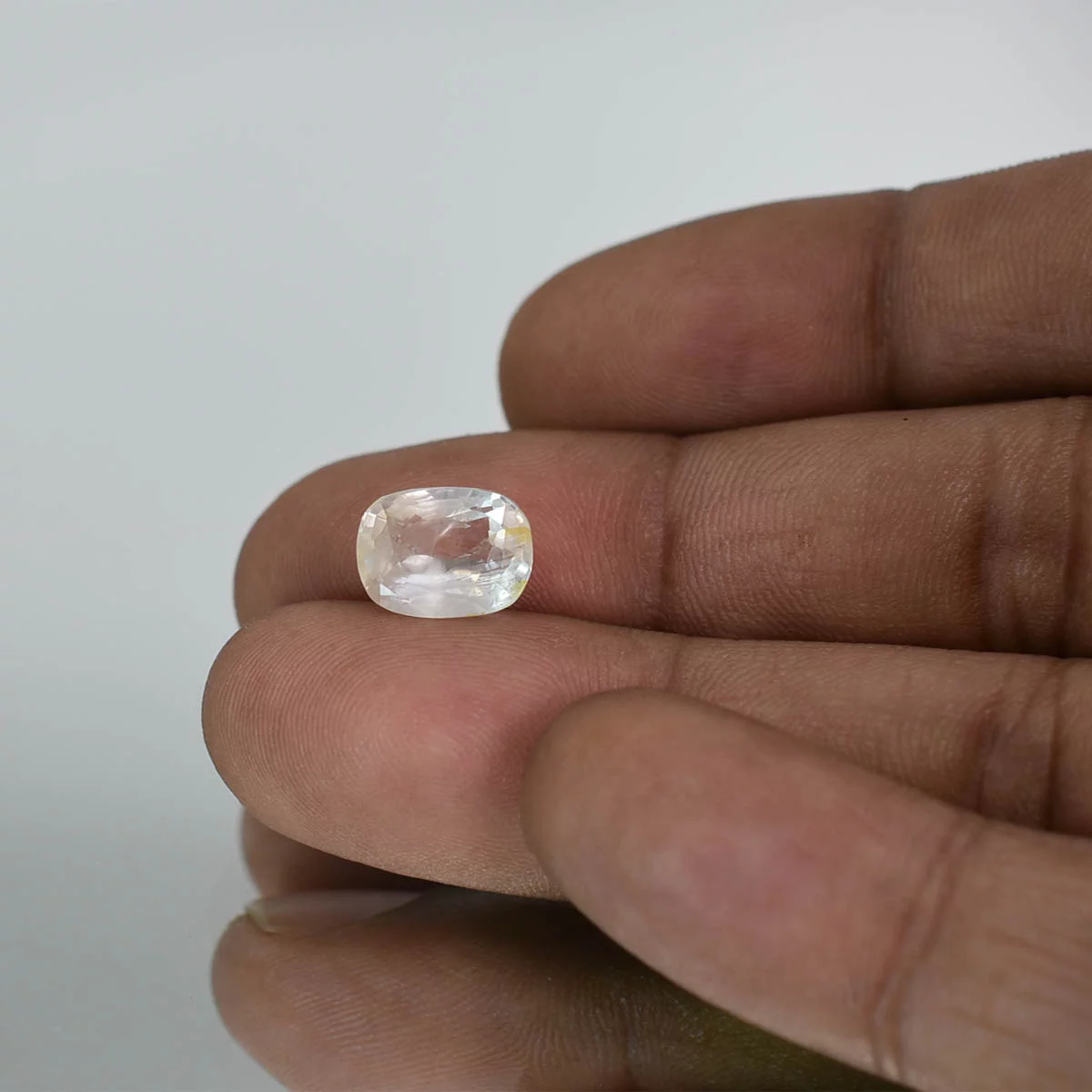 4.58 Carats Yellow Sapphire ( 5.09 Ratti Pukhraj ) 4